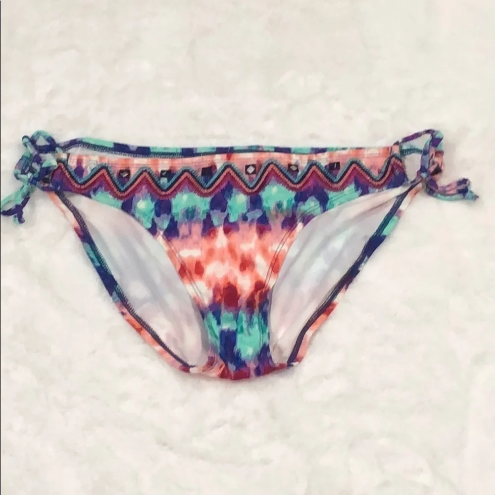 Kenneth Cole Bikini Bottoms Size Large - Picture 2 of 5